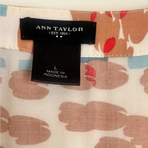 Ann Taylor L Patterned Blouse - Picture 2 of 5